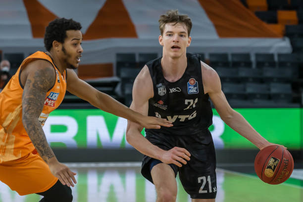 体现出他对 体现出他对